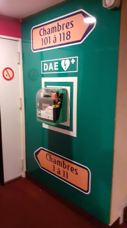 Quick Palace Nantes La Beaujoire Экстерьер фото A ticket machine in Prague