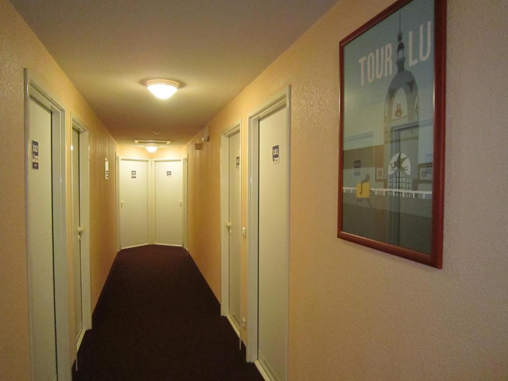 Quick Palace Nantes La Beaujoire Экстерьер фото A typical corridor