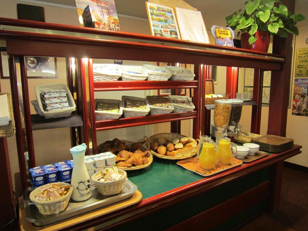 Quick Palace Nantes La Beaujoire Экстерьер фото A typical breakfast buffet